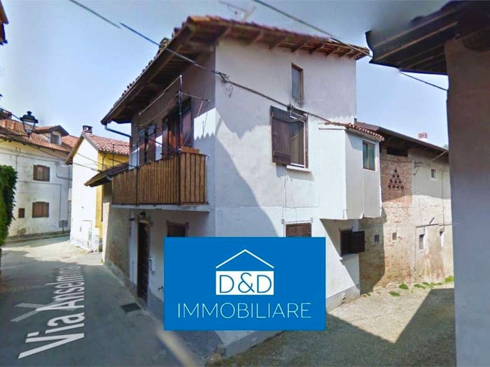 Casa bilocale in vendita in Via Anselmina, Centro, Lauriano