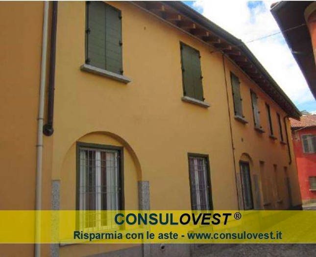 Appartamento bilocale in vendita in Via Chiesa Molinari, Centro, Erba
