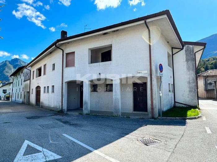 Casa con 5 locali in vendita in Via Pietro Zorutti, Centro, Cavazzo Carnico
