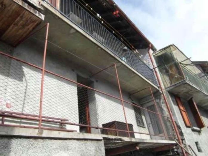 Appartamento trilocale in vendita in Via dante alighieri, Maccagno, Maccagno con Pino e Veddasca