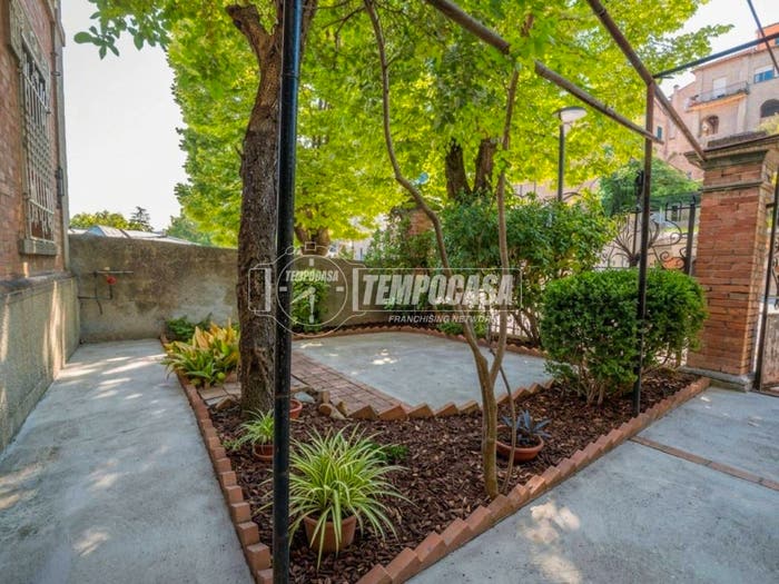 Casa con 6 locali in vendita in Via Guglielmo Marconi, Centro, Ostra Vetere