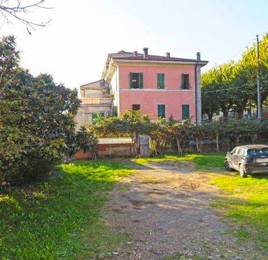 Casa con 6 locali in vendita in Via Lorenzo Quartieri, Centro, Bagnone
