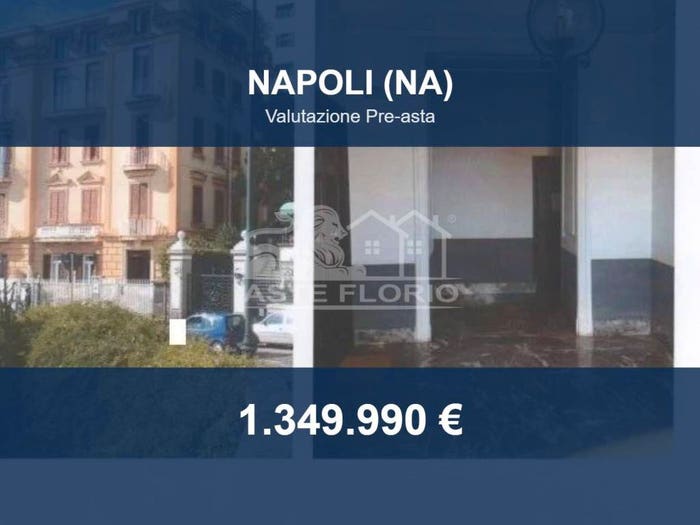 Appartamento con 6 locali in vendita in Via Aniello Falcone, Vomero Arenella, Napoli