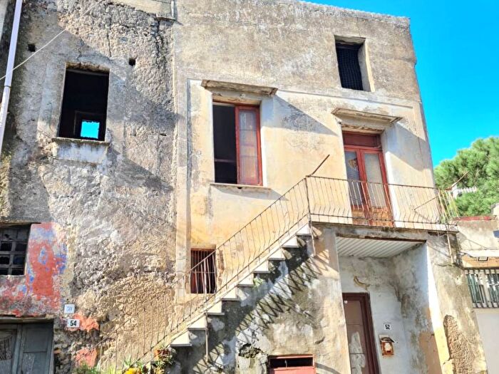 Appartamento quadrilocale in vendita in Via Canonico Michele Feola, Somma Vesuviana