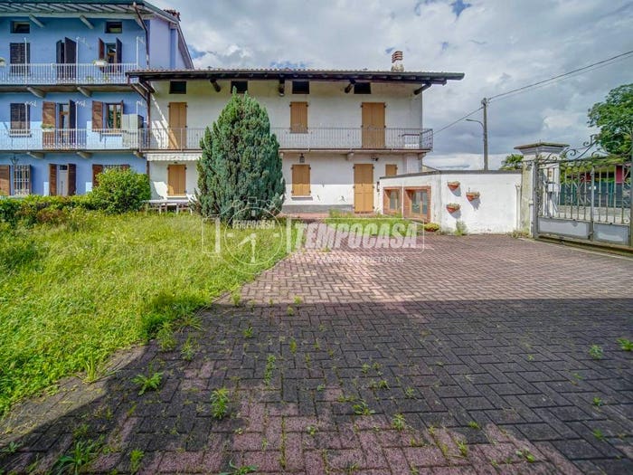 Casa con 5 locali in vendita in Via Caduti Libertà, Centro, Castelletto Sopra Ticino