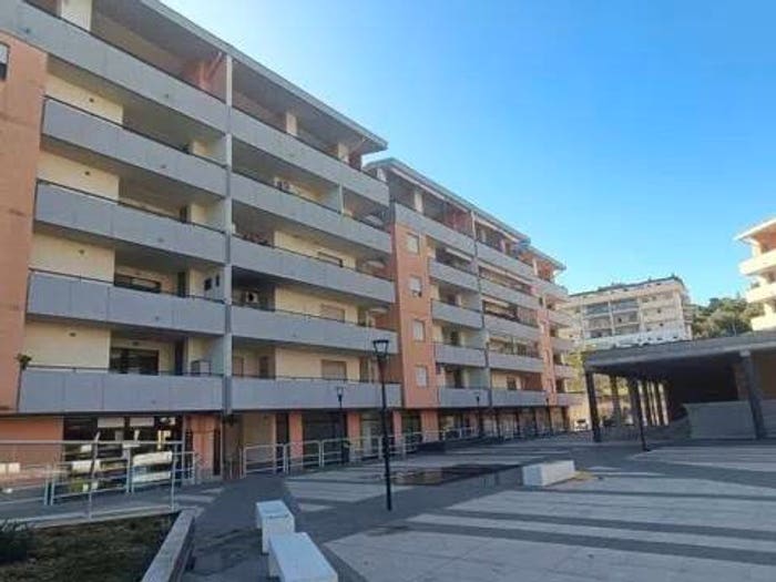 Appartamento quadrilocale in vendita in Via Di Sotto, Colli Innamorati Madonna, Pescara