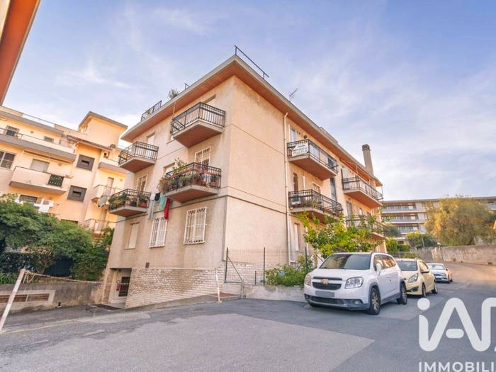 Appartamento bilocale in vendita in Via sante Capitanio e Gerosa, Centro, Pietra Ligure