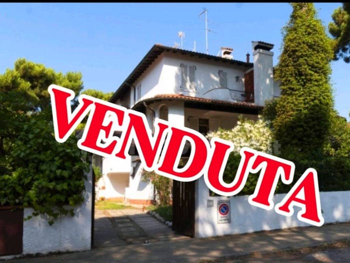 Casa con 6 locali in vendita in Viale Pietro Mascagni, Lido di Spina, Comacchio