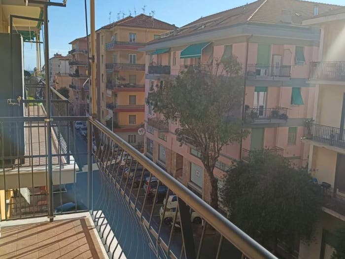 Appartamento trilocale in vendita in Via Augusto Armelio, Porto Maurizio, Imperia