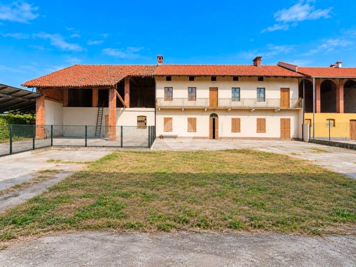 Casa con 6 locali in vendita in Strada Ronchi, Villareggia