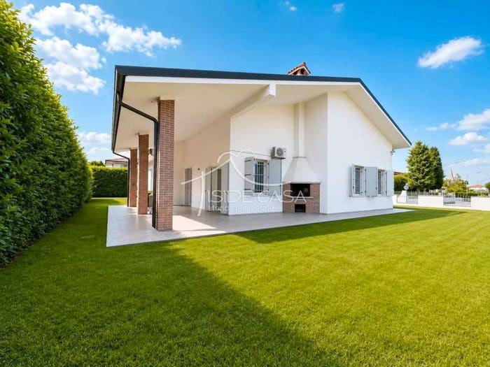 Casa quadrilocale in vendita in Curtatone