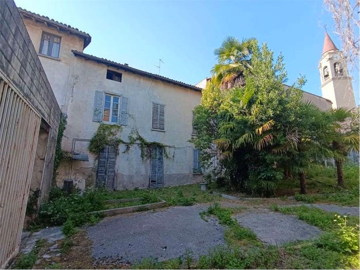 Casa con 6 locali in vendita in Via Fiume, Olate, Lecco