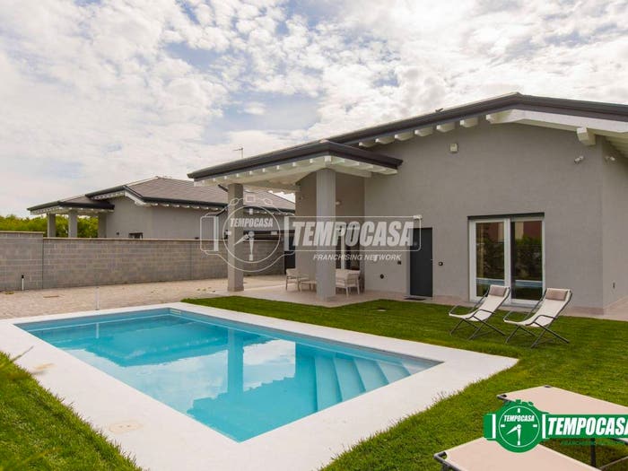 Casa trilocale in vendita in Via Achille Grandi, Centro, Magnago