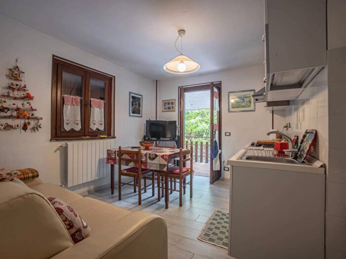 Appartamento trilocale in vendita in Via San Giovanni, Limone Piemonte