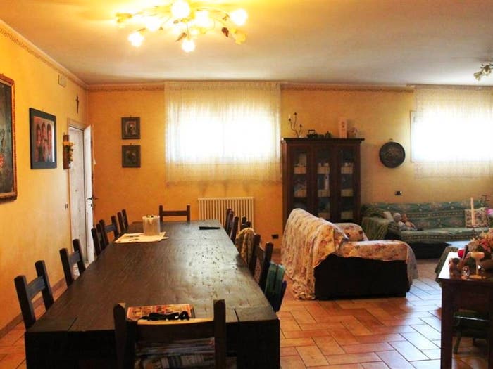 Casa con 6 locali in vendita in Sant'Elena