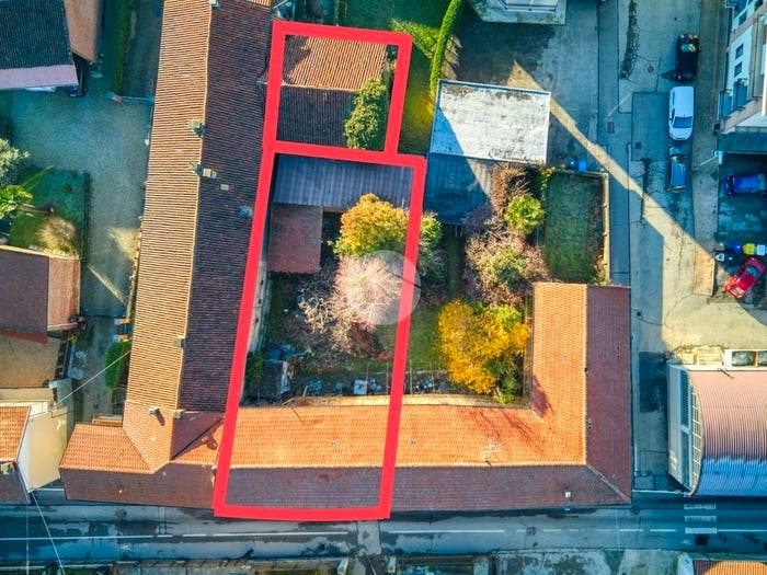 Casa con 6 locali in vendita in Via Peschiera, Piossasco