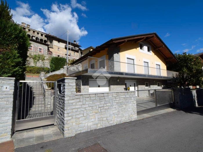 Casa con 6 locali in vendita in Strada Pissin Dessous, Centro, Chatillon