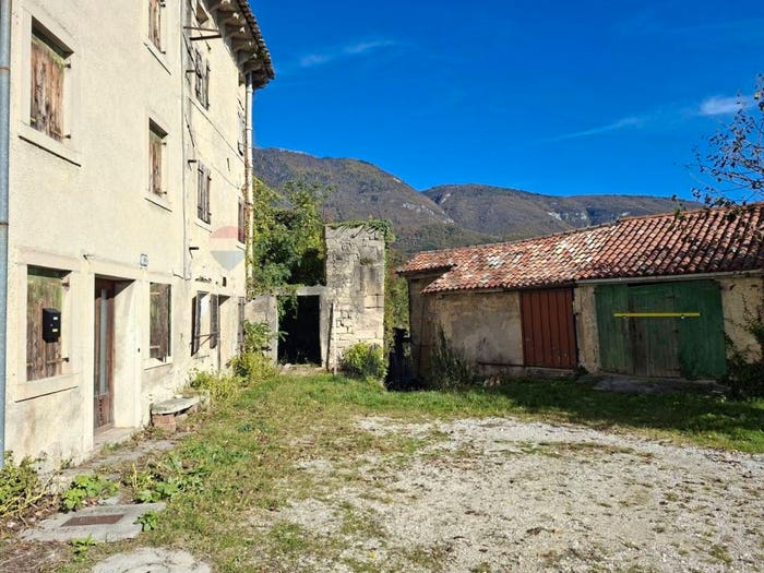 Casa con 6 locali in vendita in Via Breda, Fregona