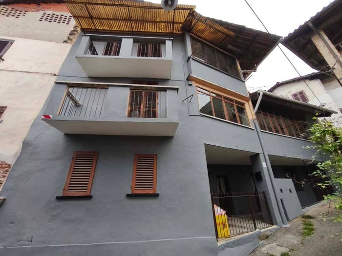 Appartamento quadrilocale in vendita in Strada Favaro di Là, Favaro, Biella