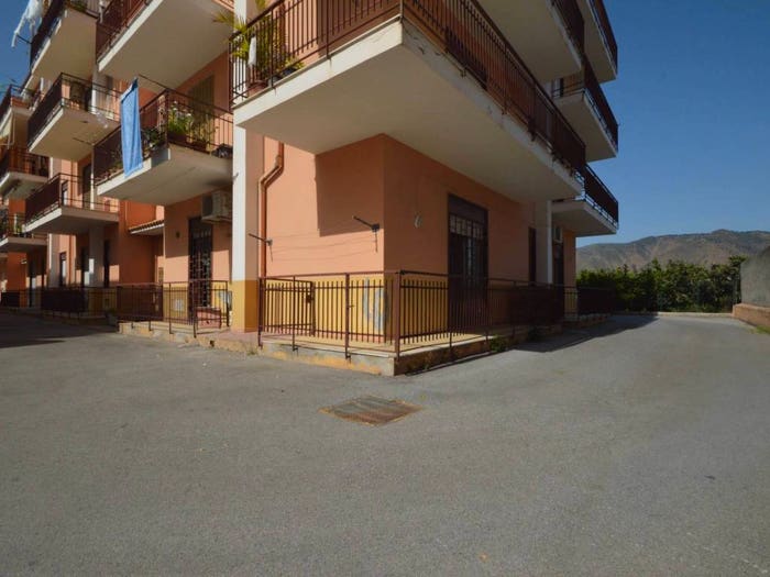 Appartamento trilocale in vendita in Via Nazionale, Centro, Falcone