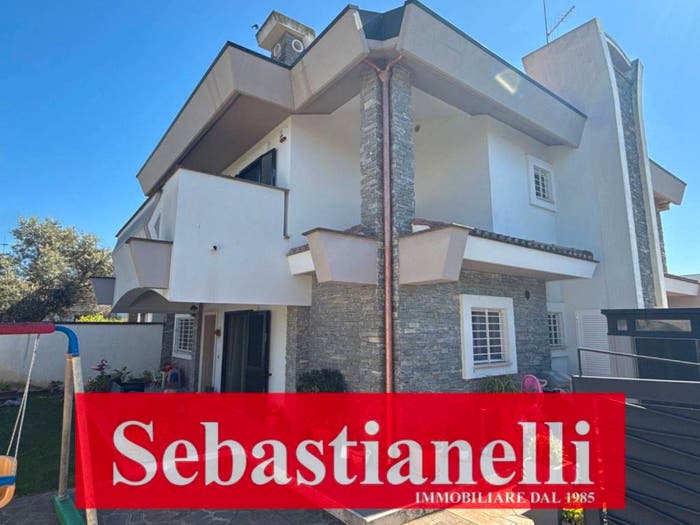 Casa con 6 locali in vendita in Via dei Gigli, Villaggio Giornalisti Poggio, Anzio