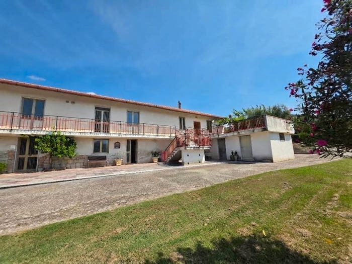 Casa con 6 locali in vendita in Via Monte, Ponte