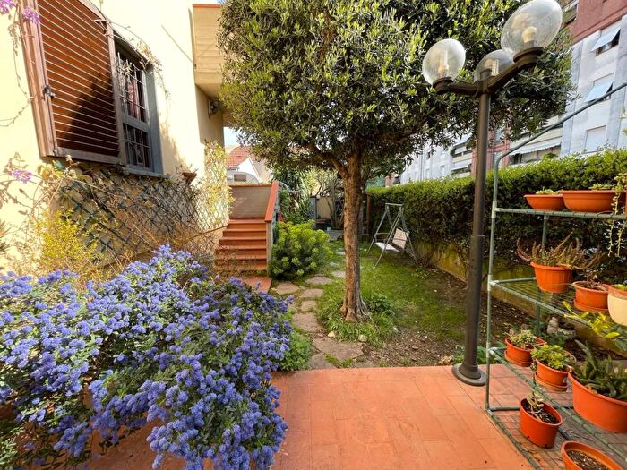 Appartamento con 5 locali in vendita in Cafaggio Grignano, Prato