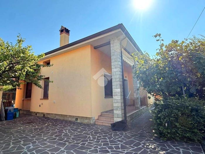 Casa trilocale in vendita in Via S Francesco, Centro, Chiuduno