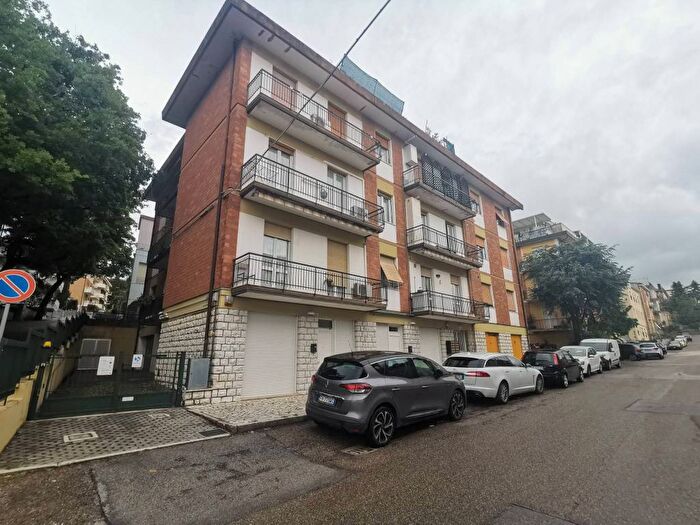 Appartamento quadrilocale in vendita in Via Milite Ignoto, Montegranaro Loreto, Pesaro