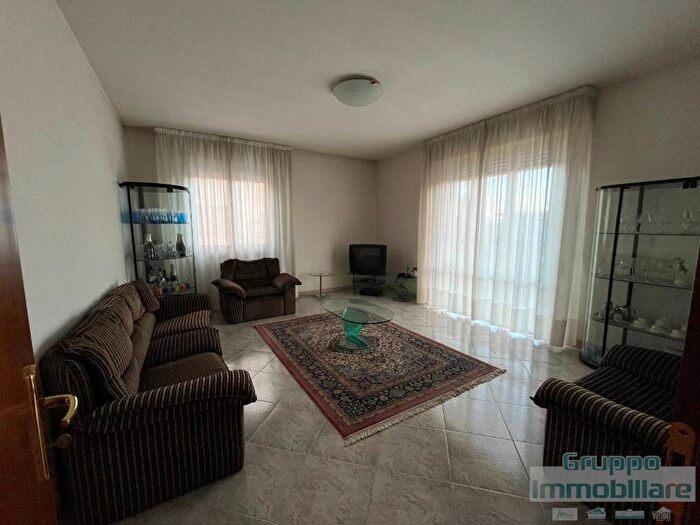 Casa con 6 locali in vendita in Osteria Nuova, Montelabbate