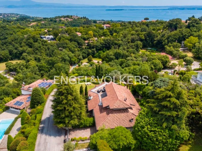 Casa con 6 locali in vendita in Villaggio Dante Alighieri, Padenghe sul Garda