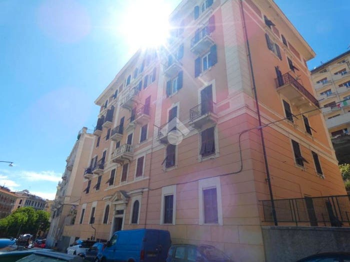 Appartamento trilocale in vendita in Via Giuseppe Maria Saporiti, Castelletto, Genova