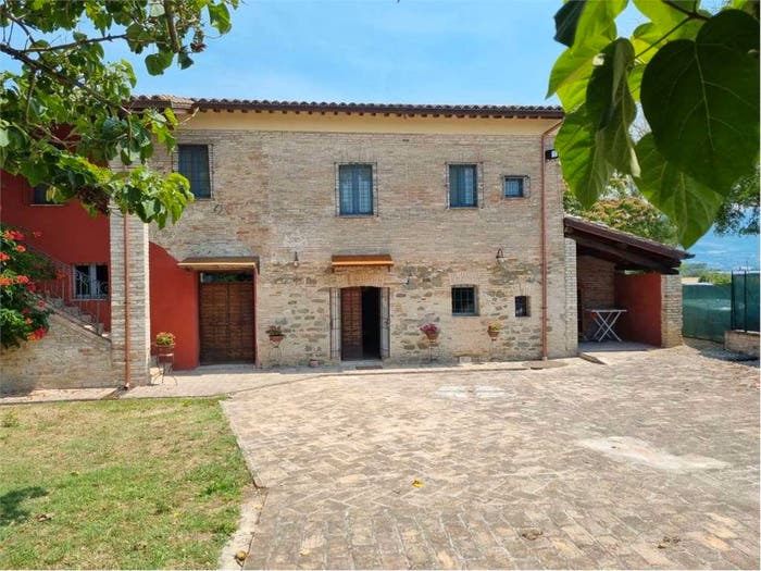 Casa con 6 locali in vendita in Bastia umbra, Bastia, Bastia Umbra