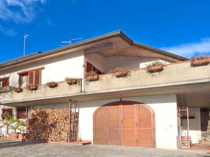 Casa con 6 locali in vendita in Via Lo Stradone No Number, Paterno, Pelago