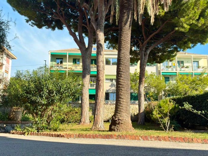 Appartamento trilocale in affitto in Via Nicola Fabrizi, Quarto, Genova