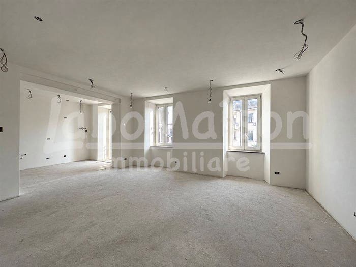 Appartamento bilocale in vendita in via mazza, Centro, Gavirate