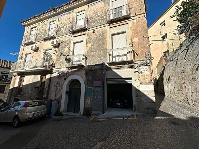 Appartamento quadrilocale in vendita in Discesa Pietra Viva, Centro Storico, Catanzaro