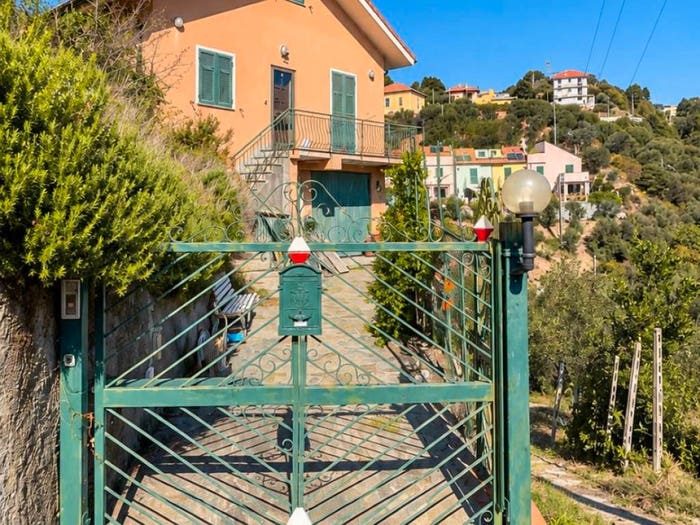 Casa con 5 locali in vendita in Via Sanda, Sanda, Celle Ligure