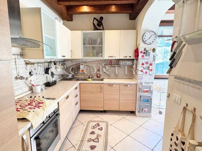 Appartamento con 6 locali in vendita in Via Villetta Barrea, Centro, Passignano sul Trasimeno