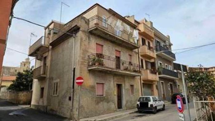 Appartamento con 5 locali in vendita in Via VIA KENNEDY, Monterosso Almo
