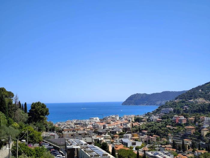 Appartamento con 5 locali in vendita in Regione Madonna delle Grazie, Collina Centrale Parco Fuor del Vento, Alassio
