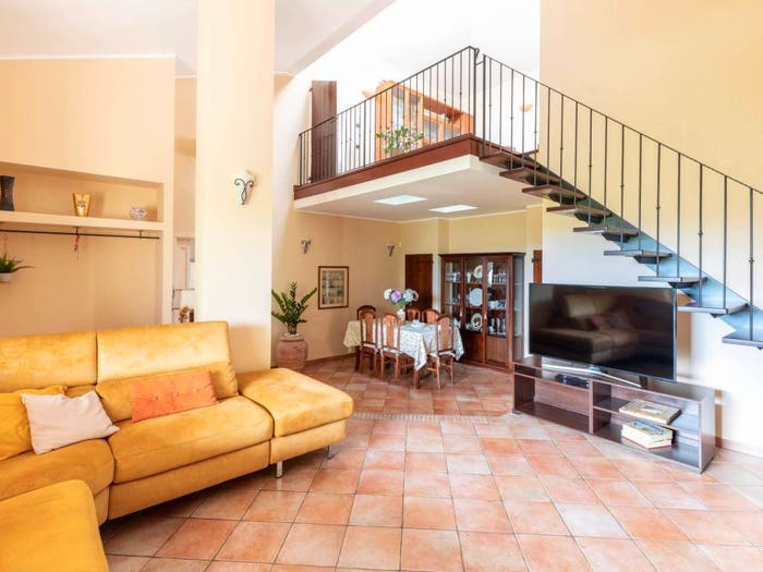 Casa con 6 locali in vendita in Ripe, Trecastelli