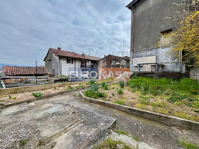 Casa con 5 locali in vendita in Via San Bernardino, Centro, Almenno San Salvatore