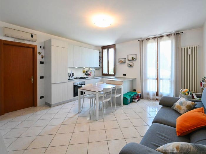 Appartamento trilocale in vendita in Via Mezzo Ponente, Centro, Crevalcore