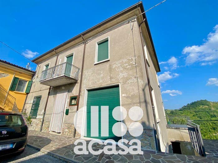 Casa con 6 locali in vendita in Centro, Mercato Saraceno