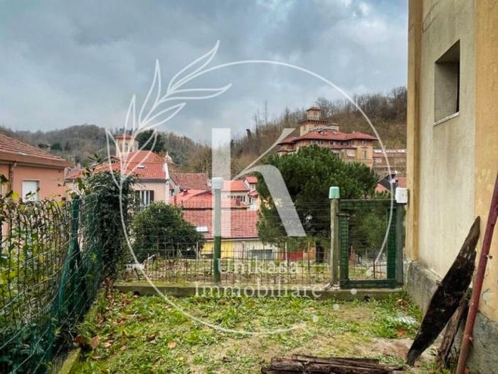 Appartamento quadrilocale in vendita in Via Roma, Altare