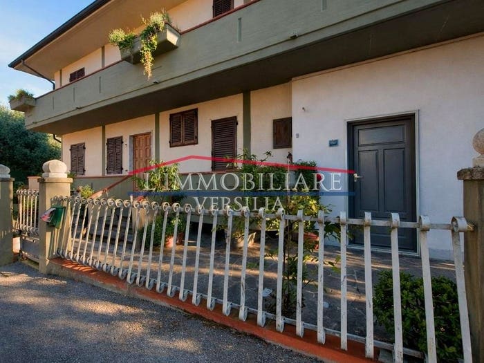 Casa con 6 locali in vendita in Via Benedetto Croce, Centro, Massa