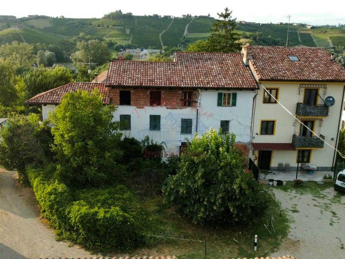 Casa con 6 locali in vendita in Via Rivella, Centro, Castagnole delle Lanze