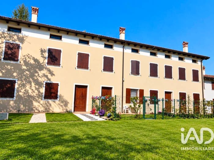 Casa con 6 locali in vendita in Via I MAGGIO, Centro, San Felice sul Panaro