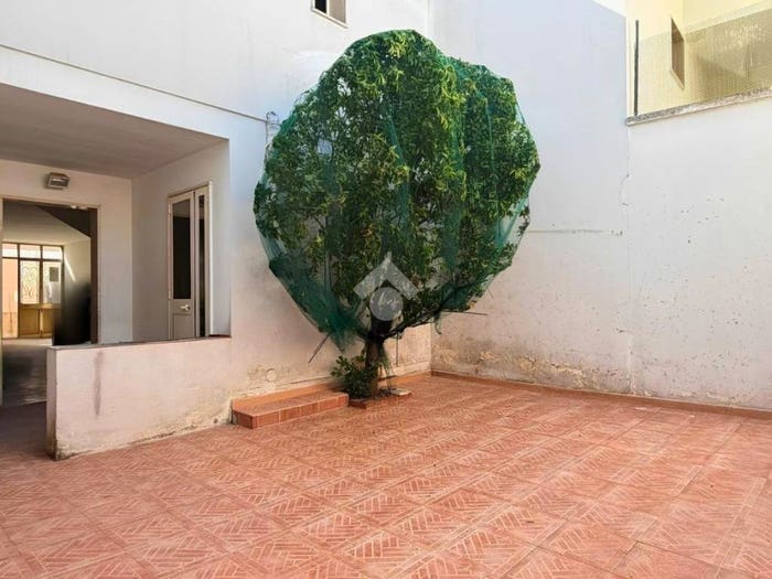 Appartamento con 6 locali in vendita in Via L da Vinci, Centro, Leverano